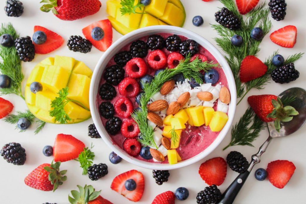 healthy diet of fruits helpful during menopause